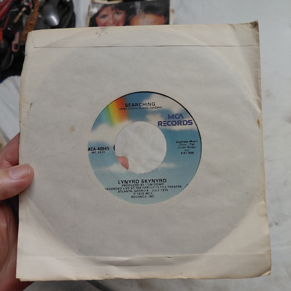 Lynyrd Skynyrd "Searching" 7-inch 45 rpm vinyl record single MCA Records RARE.